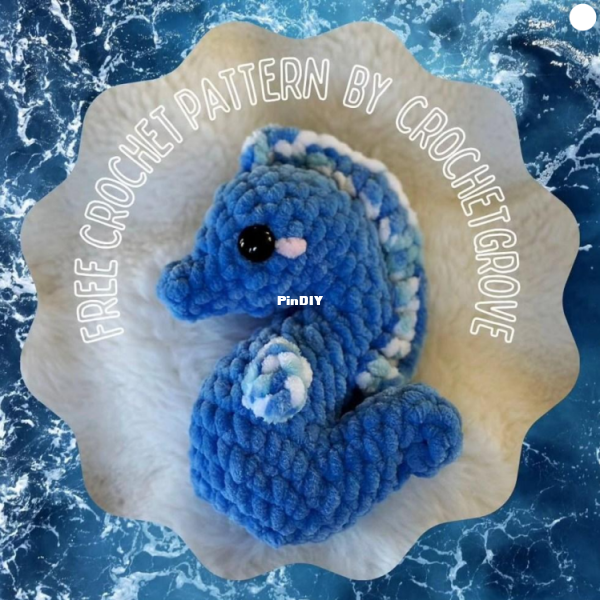 Small seahorse - crochet grove.png