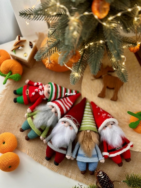 Crochetpattern-Christmastreetoys_Gnomes (1).jpg