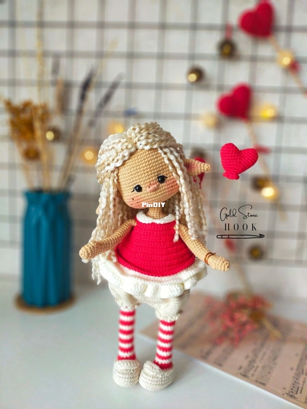GoldStone Hook - Altintasgurumi - Kadriye Altıntas - Amra Elf 32cm - English