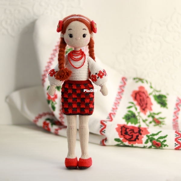 Juliia Pyha - Julia Pyha - PigaUkrainian Doll - English.jpg