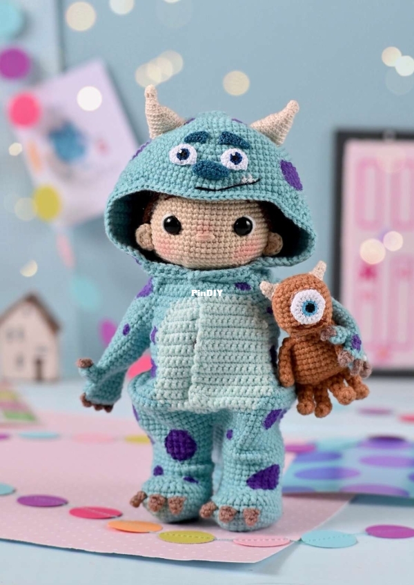AlinetToys - Alina Yapaeva - Costume Sullivan - English