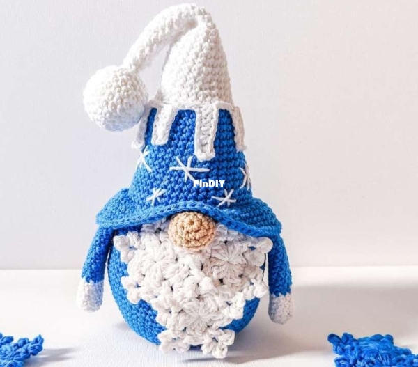 snowfall gnome.jpg