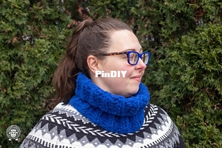 Last_Minute_Crochet_Neck_Warmer_-_Free_Crochet_Neck_Warmer_Pattern_-_IMG_2610_small2.jpg
