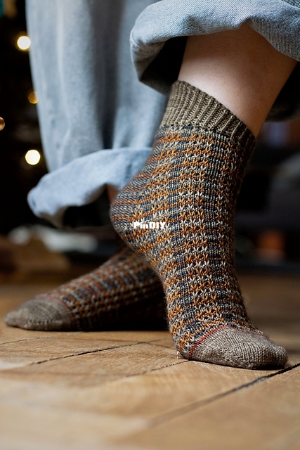Tartansocks2.jpg