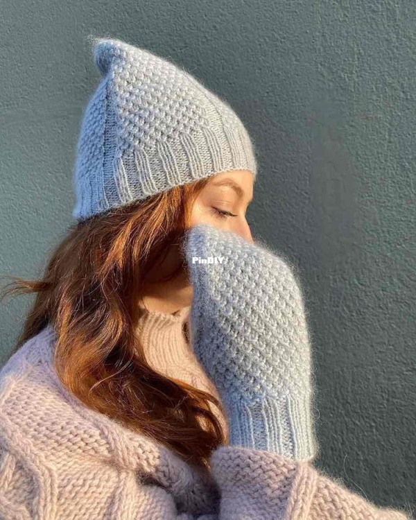 dug-hat-mittens-by-onling.jpg
