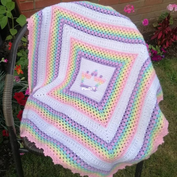 matching crown blanket.png