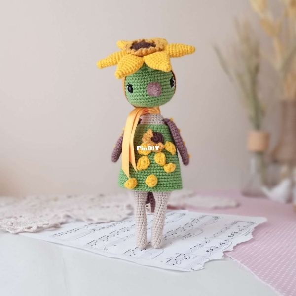 Spirit of Toys - Oksana Ozgench - Sunflower Bird - English