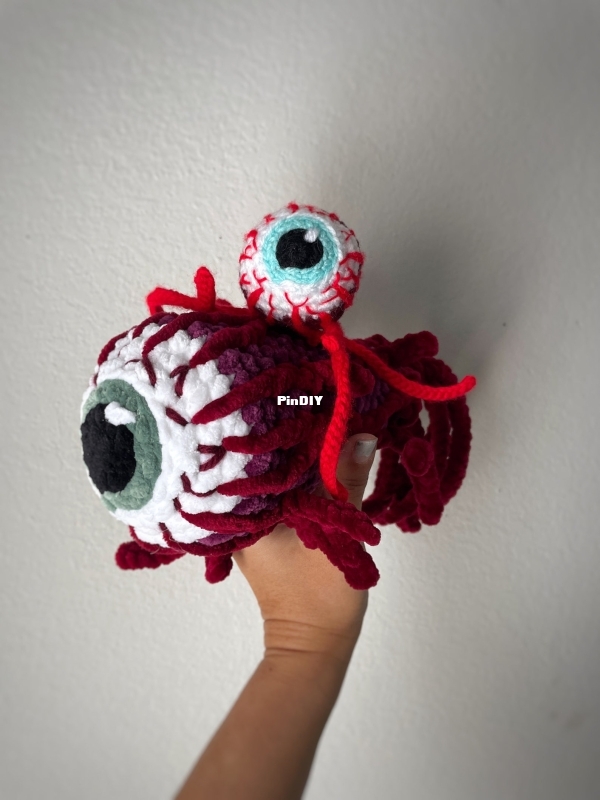 Eyeballpet_2.jpg