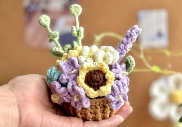 pretty mixed flower pot.jpg