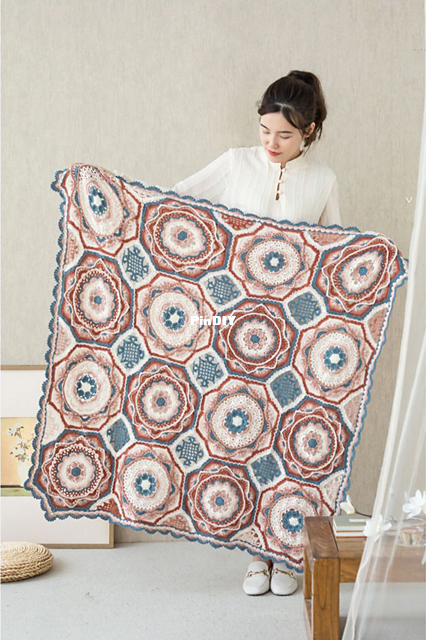 Susan's Family Tuanhua Fortune Knot Wool Blanket 2.png
