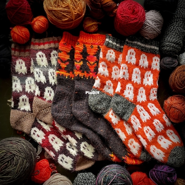 Spook_sock_set_medium2.JPG