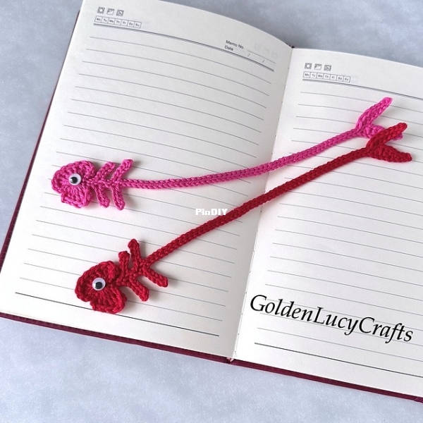 Fish_bone_crochet_bookmark_mediu.jpg