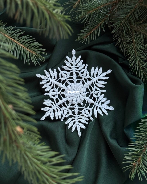 Snowflake 28 Viktoria Gul.JPG