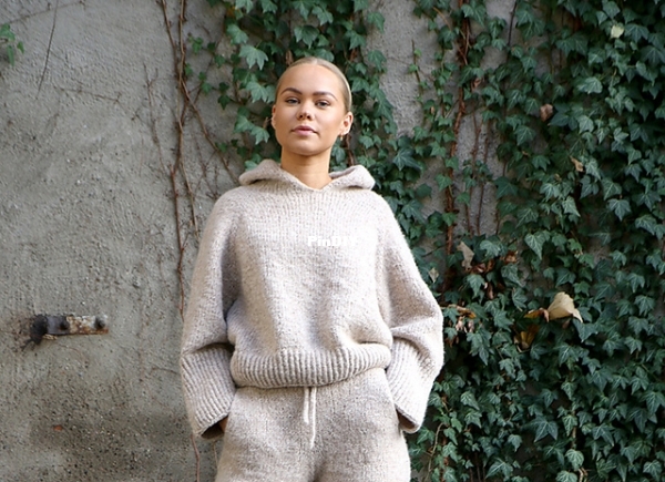 strikkeoppskrift_hushjoggedress_7_medium2.jpg