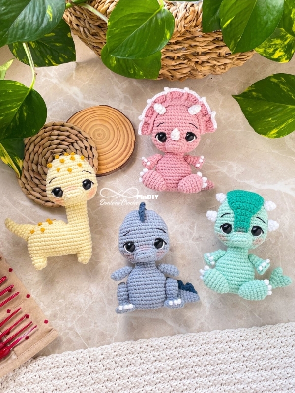 Doutora Crochê - Daniela Borghi - Dinos-em-2D - Português