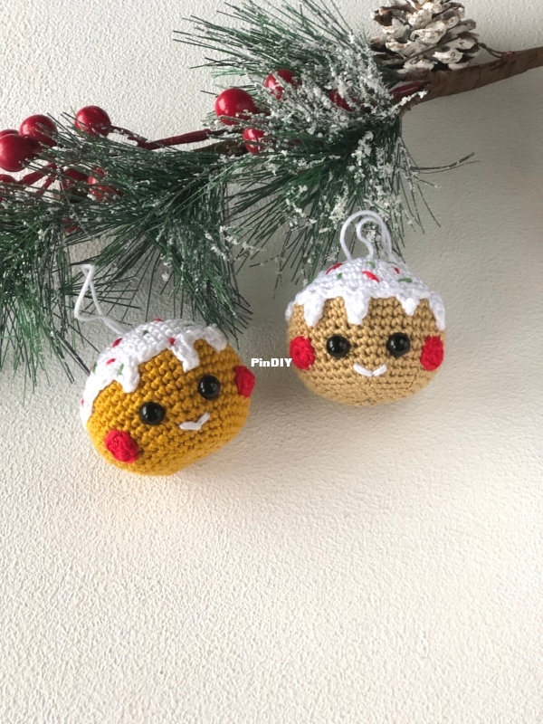 Vinera Eyer - Crochet Street - Vinera Kapustkina  Oxana - Christmas Gingerbread Ball - English