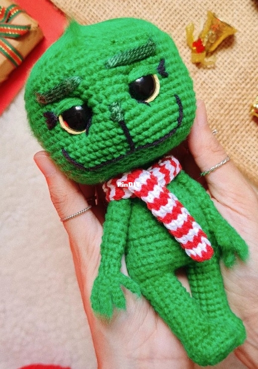 May! - Artenoape - Mayara Prado - Grinch - Portuguese