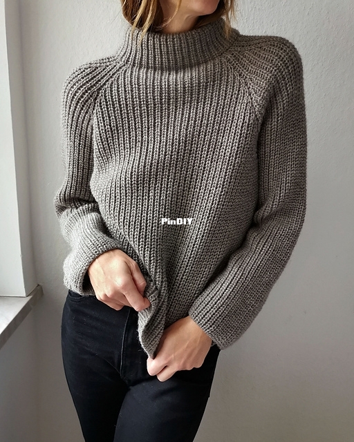 juri sweater.jpg