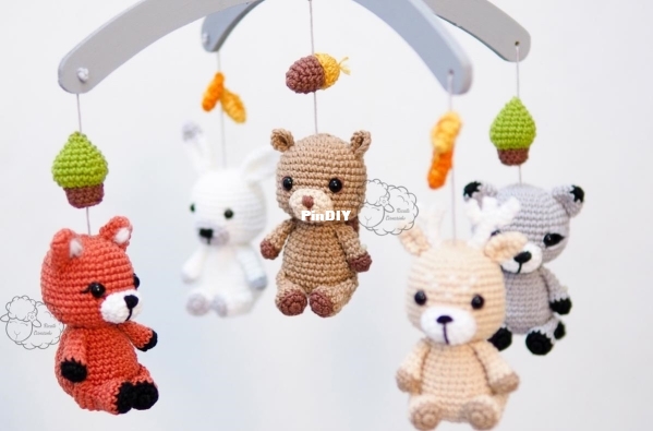 Receitas Carneirinho - Izabel Carneiro - Mobile Animals of the Forest_01.jpg
