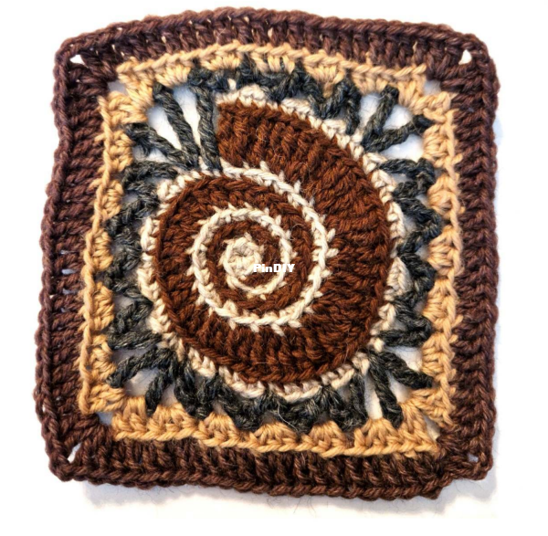 Ammonite Fossil Granny Square - Merry Mandrake.png