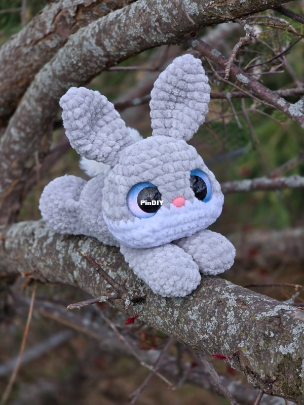 Snuggle Beans Crochet - Shannon Munro - Beans the Bunny.jpg