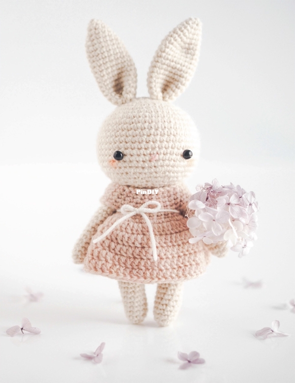 Hello lady Ellie - Karlina Luo - Ellie Bunny EN-1.jpg