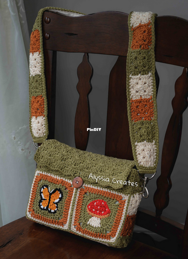 Alyssia Creates - Book bag - English.png