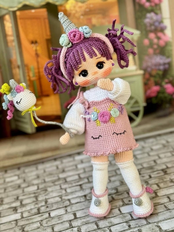 Ella.jpg