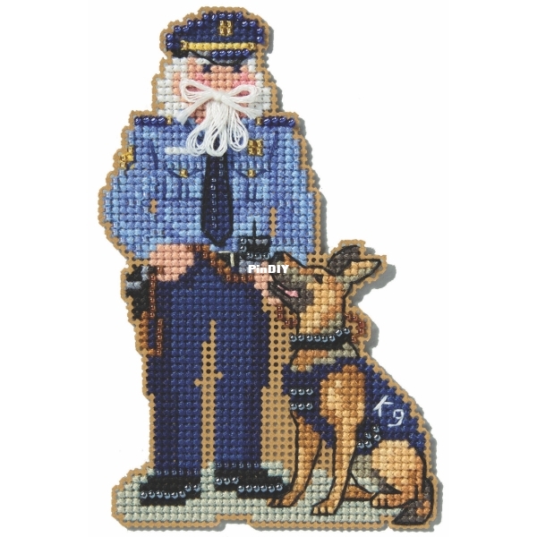 MH20-2531_First Responder Santas-Police Officer Santa.jpg