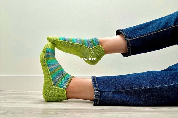OverEasySocks01_medium2.jpg