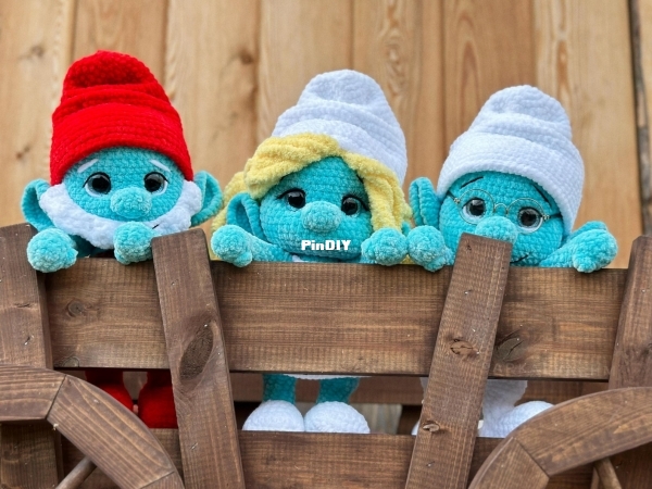Parkaeva HM  Easy Crochet Love - Anastasia Parkaeva - Smurfs_02.jpg