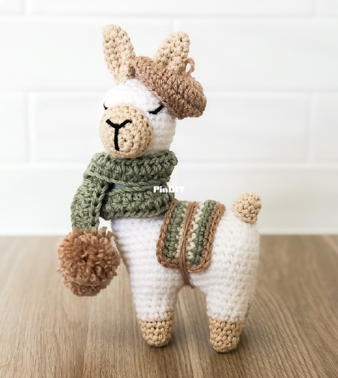 Louisa llama.png