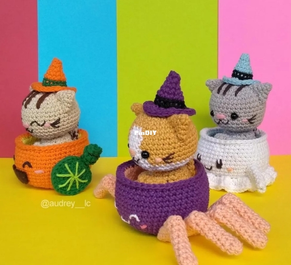 holloween cats.jpg