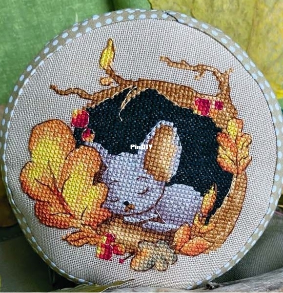 Cute little mouse by Anna Kapustina.jpg