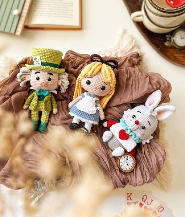 Bastetart - Kállyta Rodrigues - Alice no País das Maravilhas - Alice in Wonderland - Portuguese