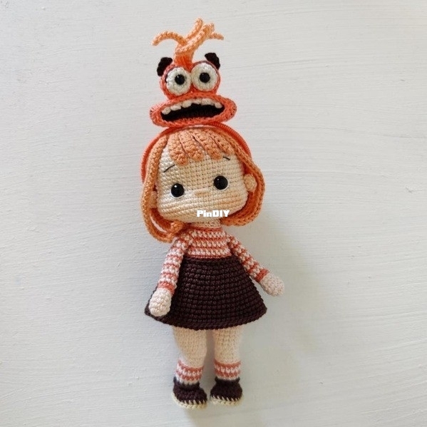 Sihirli Halka - Burcu Bülbül - Doll Ansy 22cm - Boneca Ansiedade - Portuguese.jpg