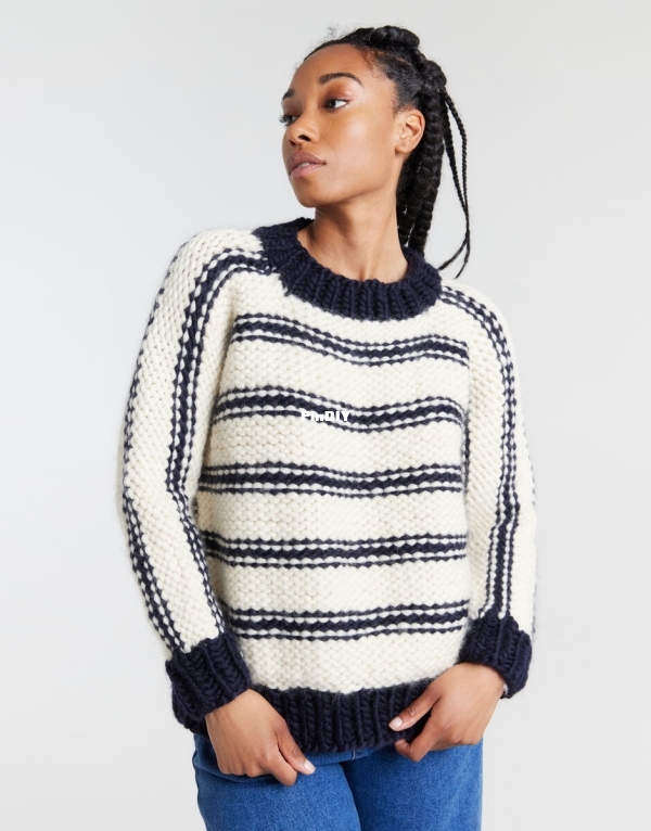 Supernature-Sweater_CSW_Ivory-White_Midnight-Blue_01_INDEX.jpg