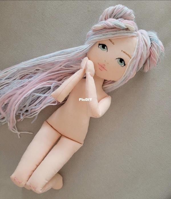 LaLuneDoll.jpg