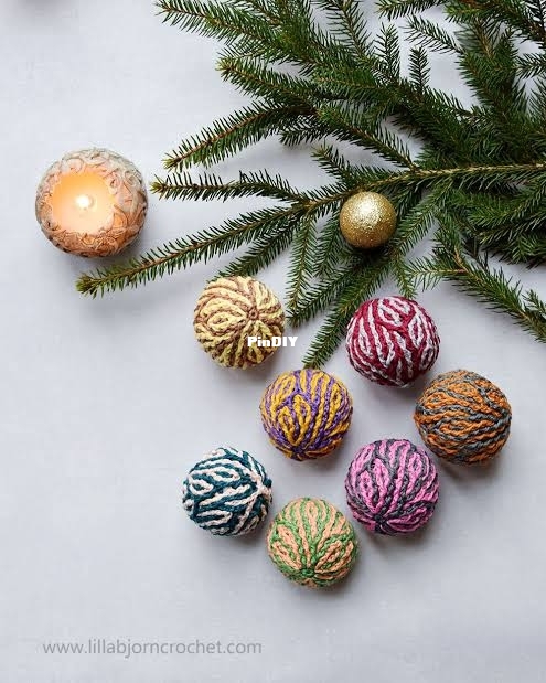 Brioche bauble 