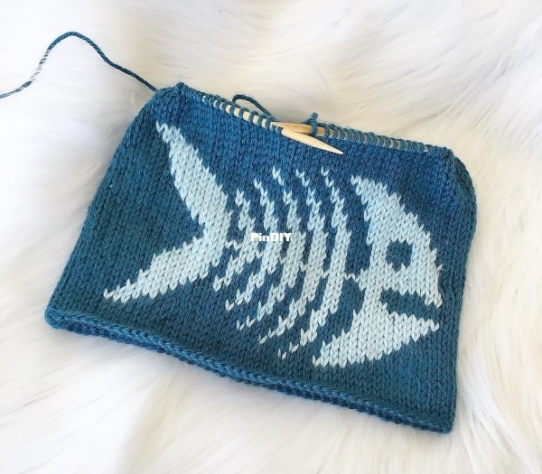 The Fishbone Beanie3.jpg