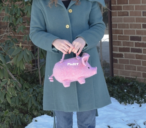 littlepigpurse0083_medium2.jpg