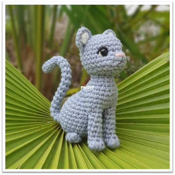 Neith Sand Crochet - Mofu the Tiny Grey Cat.jpg