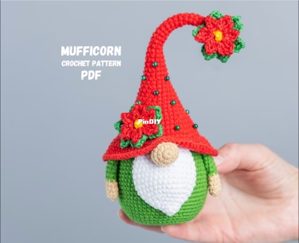 Gnome with Poinsettia.jpg