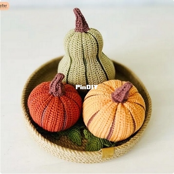 3pumpkins.jpg