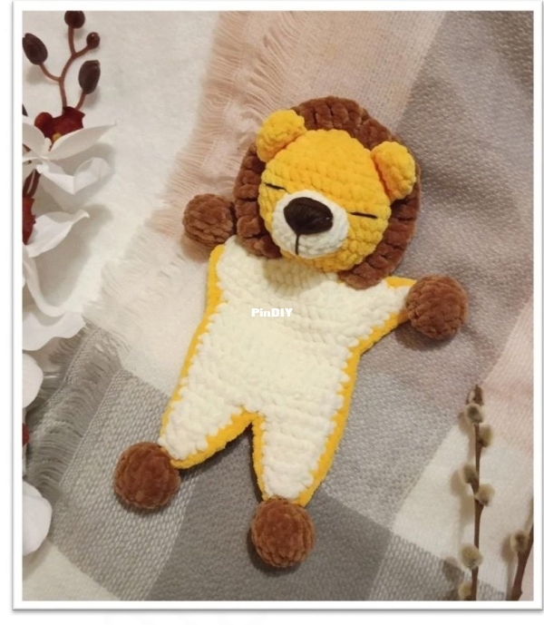 Amigurumka-Sydorenko Olena - mini lion comforter.jpg
