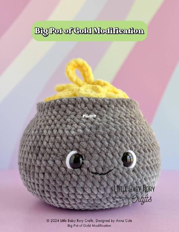 Little Baby Rory Crafts - Anna Cole - Big cauldron.jpg