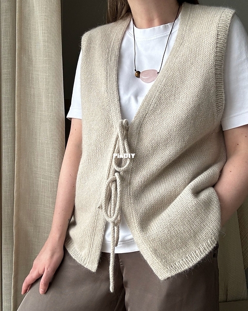 Solene_Vest_Knitting_Pattern_12_medium2.jpeg
