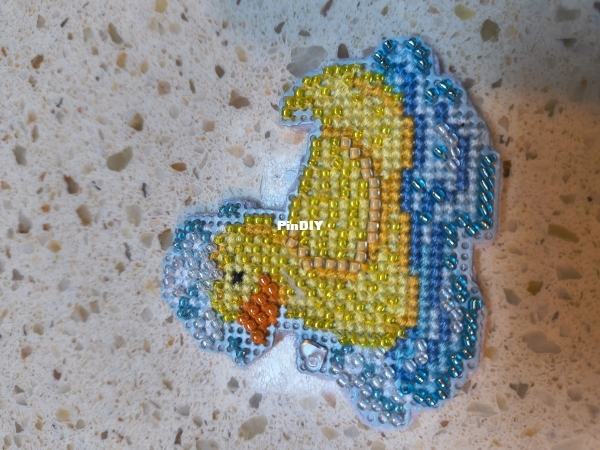 Mill Hill Rubber Ducky MH18-2102.jpg