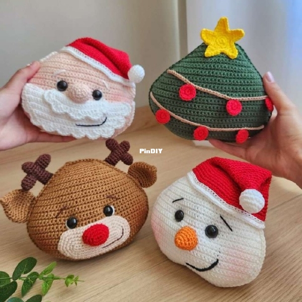 Ateliê Diana Ducheiko - Diana Regina do Carmo Ducheiko - Christmas Pillow Collection - Cushion Bas ...