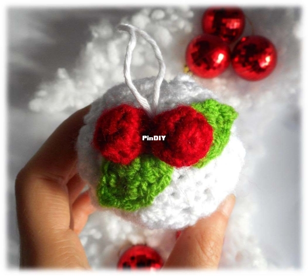 Christmas_Ornament s_by_Yum_Yarn.jpg